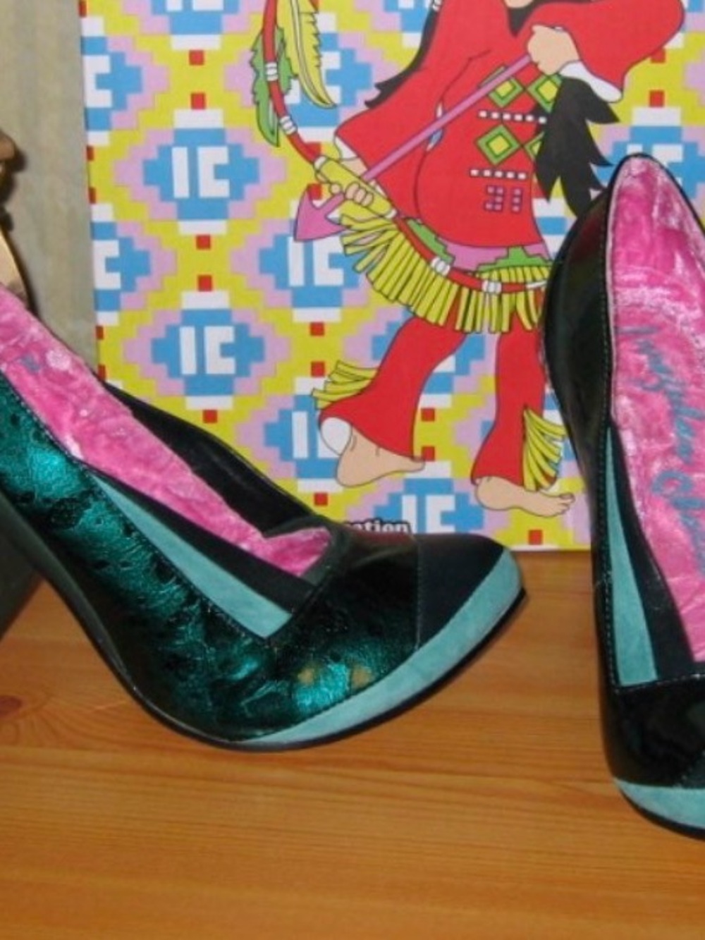 Women's irregular choice size 40